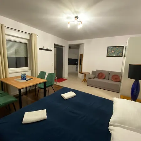 House & Wellness アパート カルビア